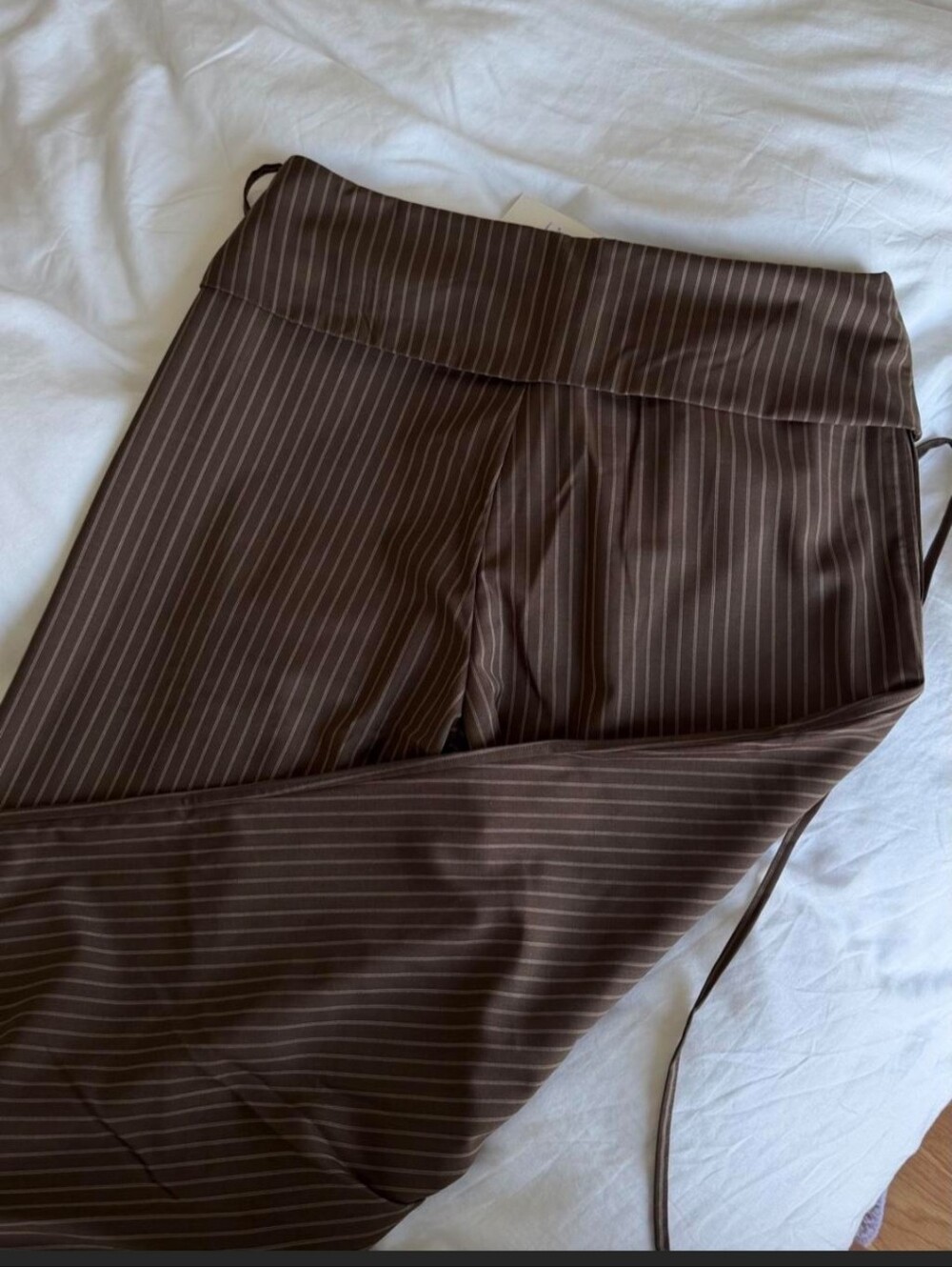 Wide-Leg Pinstripe Trousers in Brown - Picture 4 of 5